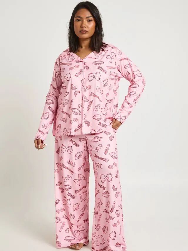 boohoo Dames Plus Pasta Print Lange Mouw Shirt En Broek Pyjama Set Roze