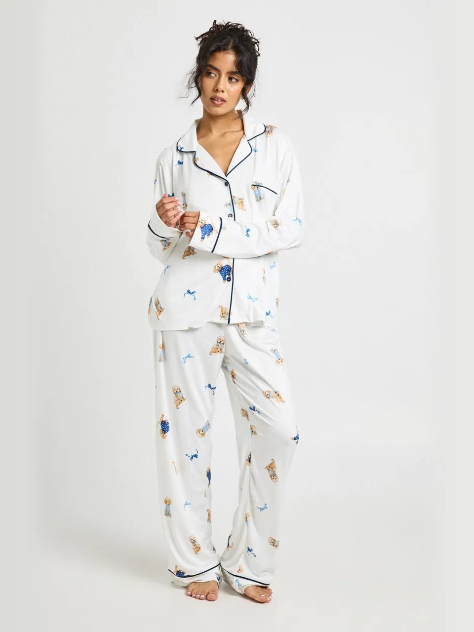 boohoo Dames Puppy Strik Print Lange Mouw Shirt & Broek 3-Delige Pyjama Set wit, foto 3