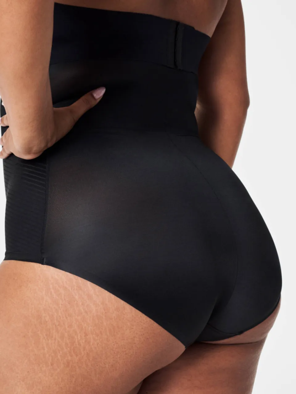 SPANX SPANXshape™ Invisible high waist medium corrigerende slip zwart, foto 7