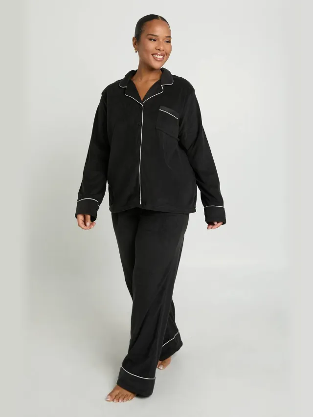 boohoo Dames Plus Baby Fleece Pyjama Set Met Pijpbies Detail, Shirt Met Lange Mouwen & Broek Zwart