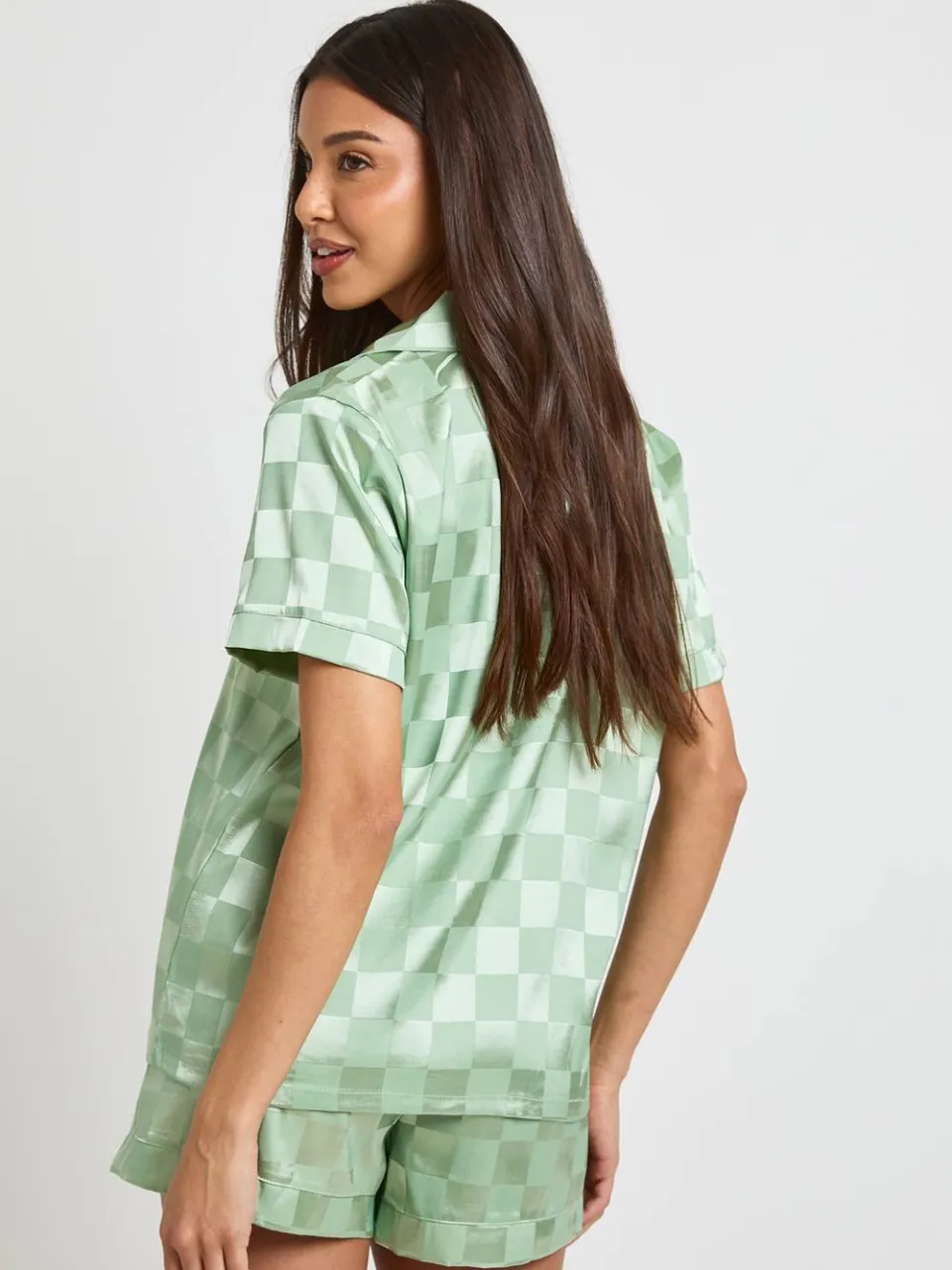 boohoo Dames Satijnen Pyjama Set Met Jacquard Dambordpatroon, Korte Mouwen En Korte Broek verstandig, foto 2