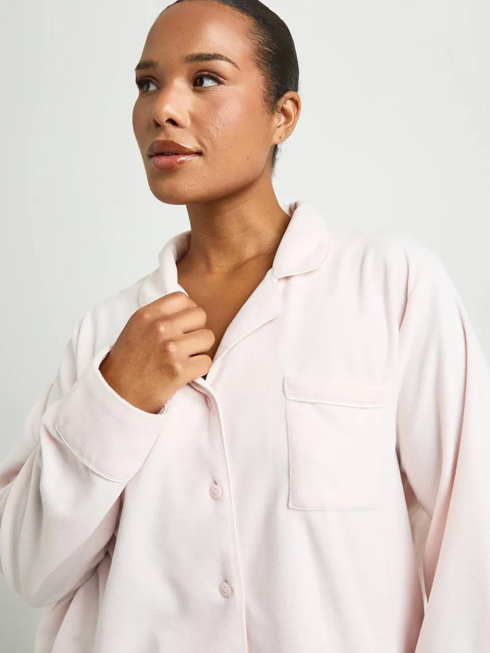 boohoo Dames Plus Baby Fleece Pyjama Set Met Paspeldetail Shirt Met Lange Mouwen & Broek lichtroze, foto 4