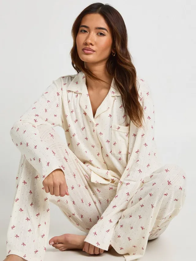 boohoo Dames Strik Print Pointelle Lange Mouw Shirt & Broek Pyjama Set Wit