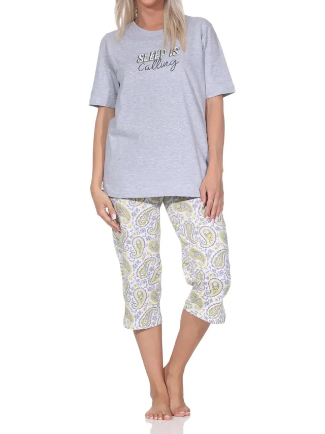 Normann dames capri pyjama korte mouw met frontprint & paisley ook in grote maten grau-mel.