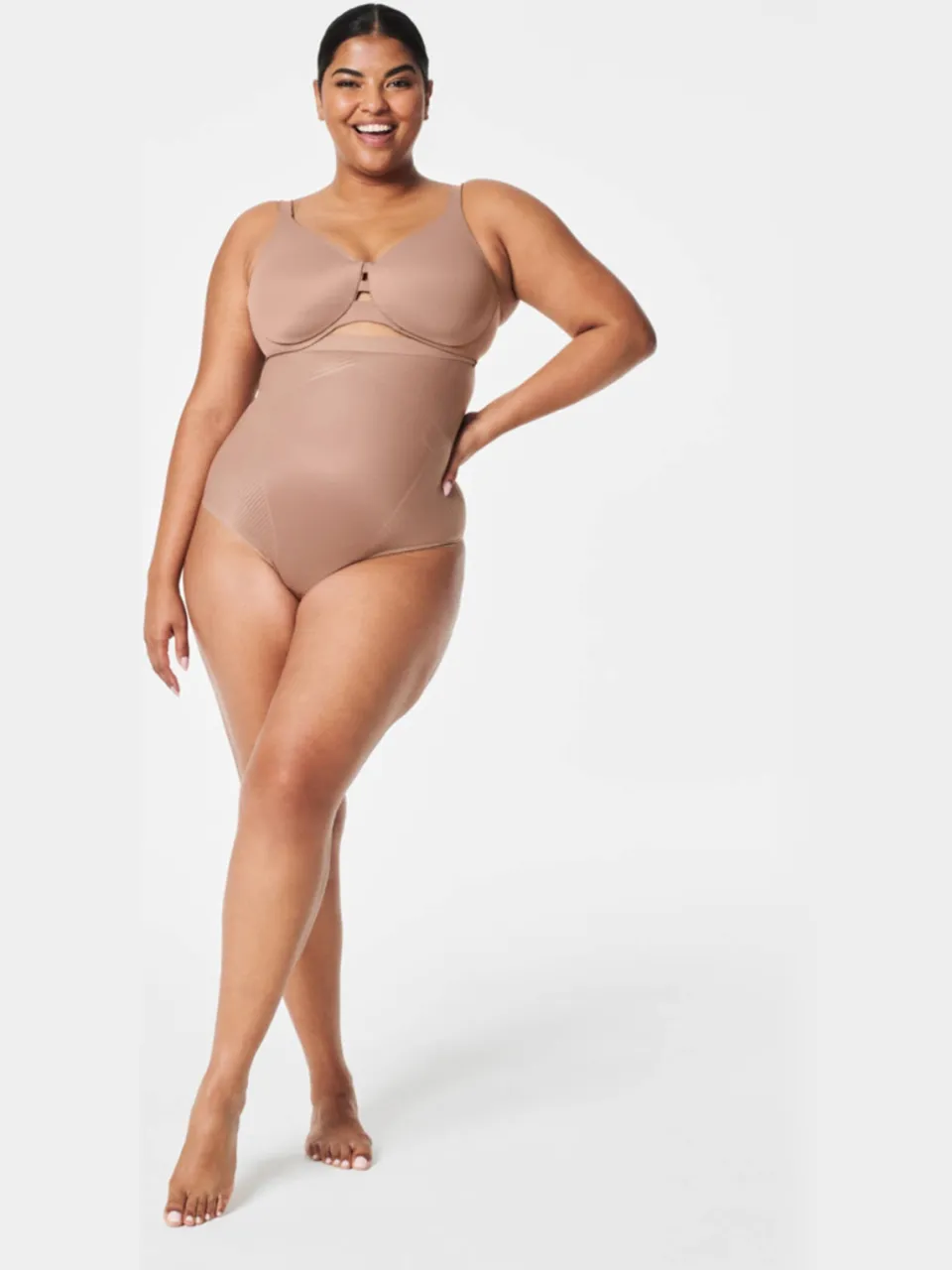 SPANX SPANXshape™ Invisible high waist medium corrigerende string donkerbeige, foto 4
