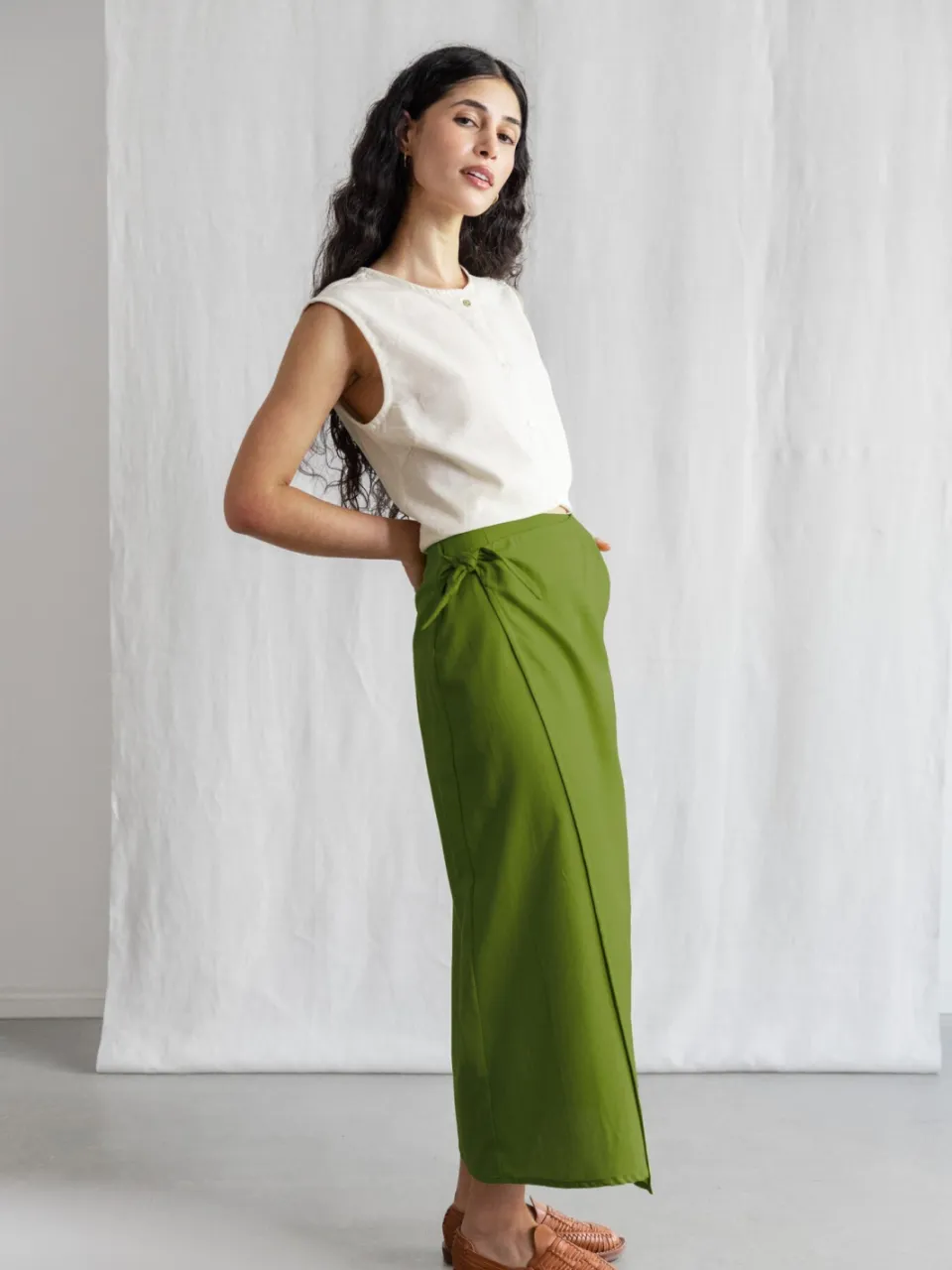 Jyoti - Fair Works dames vegan Wikkelrok Tanvi Basilicum Groen