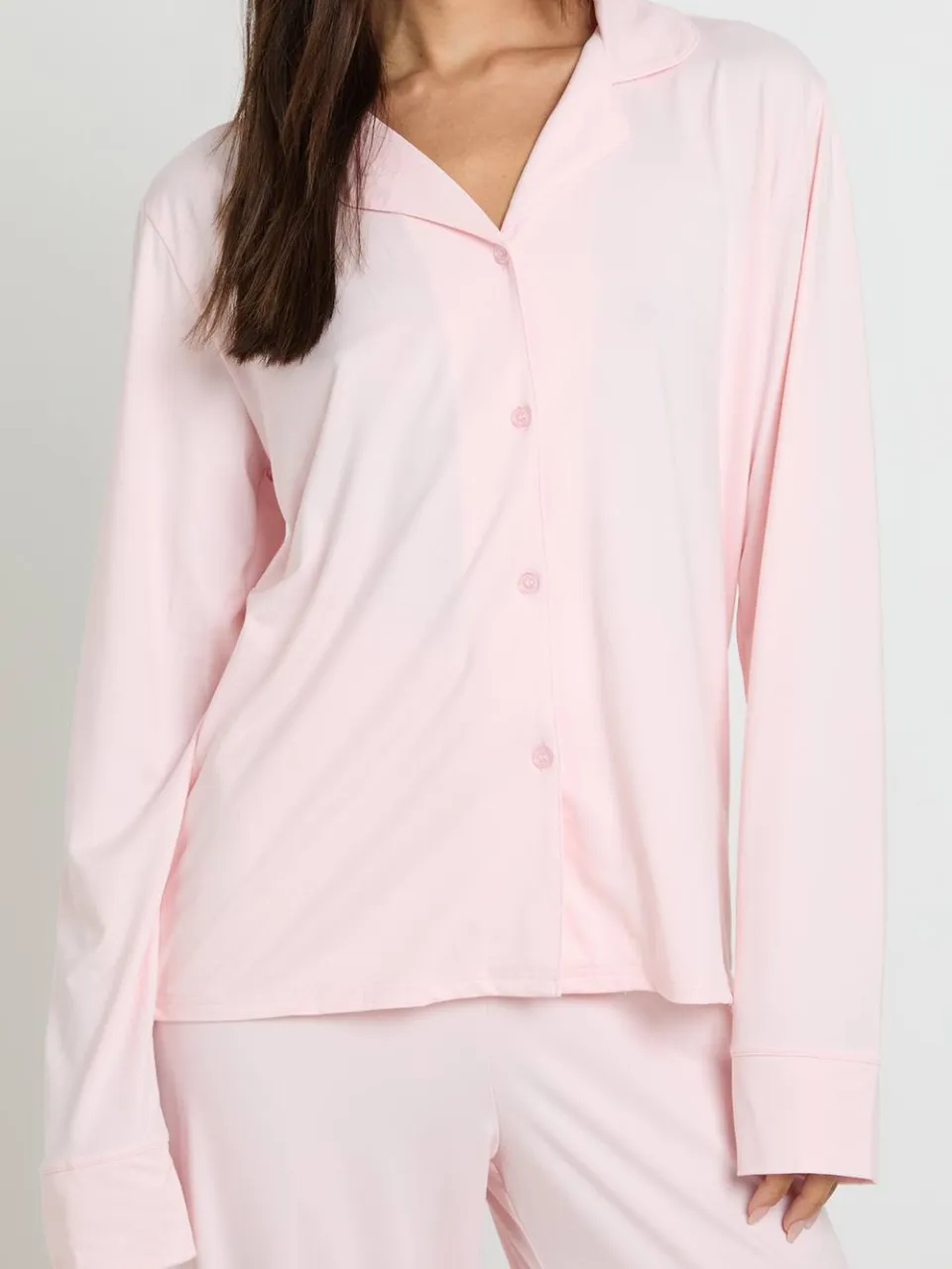 boohoo Dames Lange Pyjama Set Met Zacht Aanvoelend Jersey, Knoopsluiting En Bijpassende Broek baby roze, foto 4