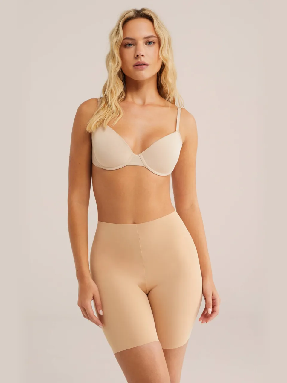 WE Fashion short beige Soft beige