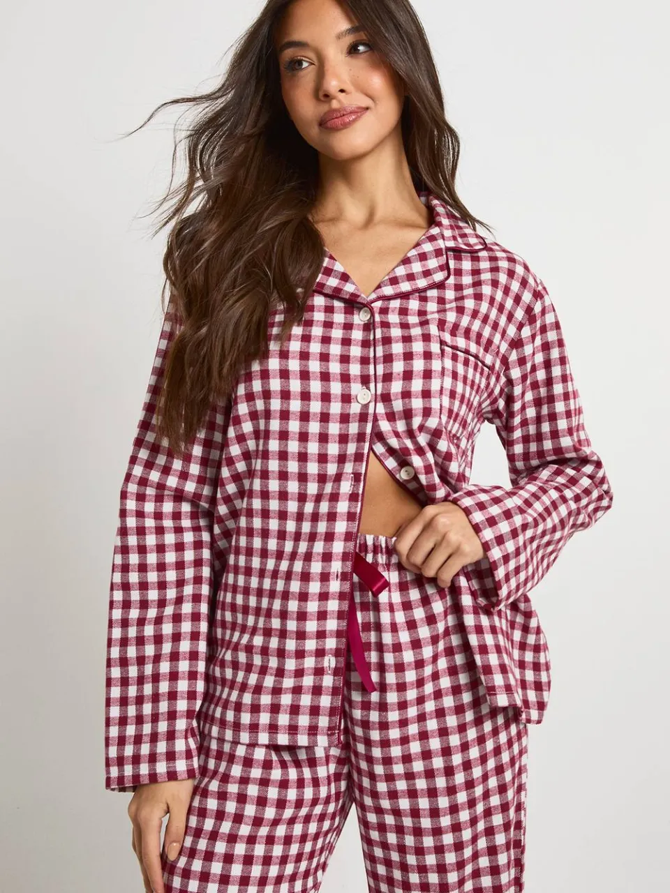 boohoo Dames Geborsteld geruite langarmige overhemd & broekpyjamaset bordeaux rood, foto 4