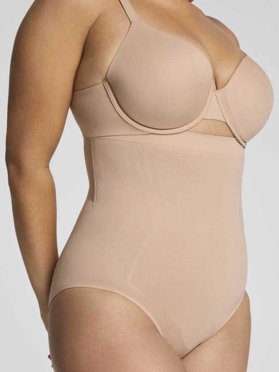 Spanx SPANXsculpt™ GoFigure seamless sterk corrigerende slip High Waist lichtbeige, foto 3