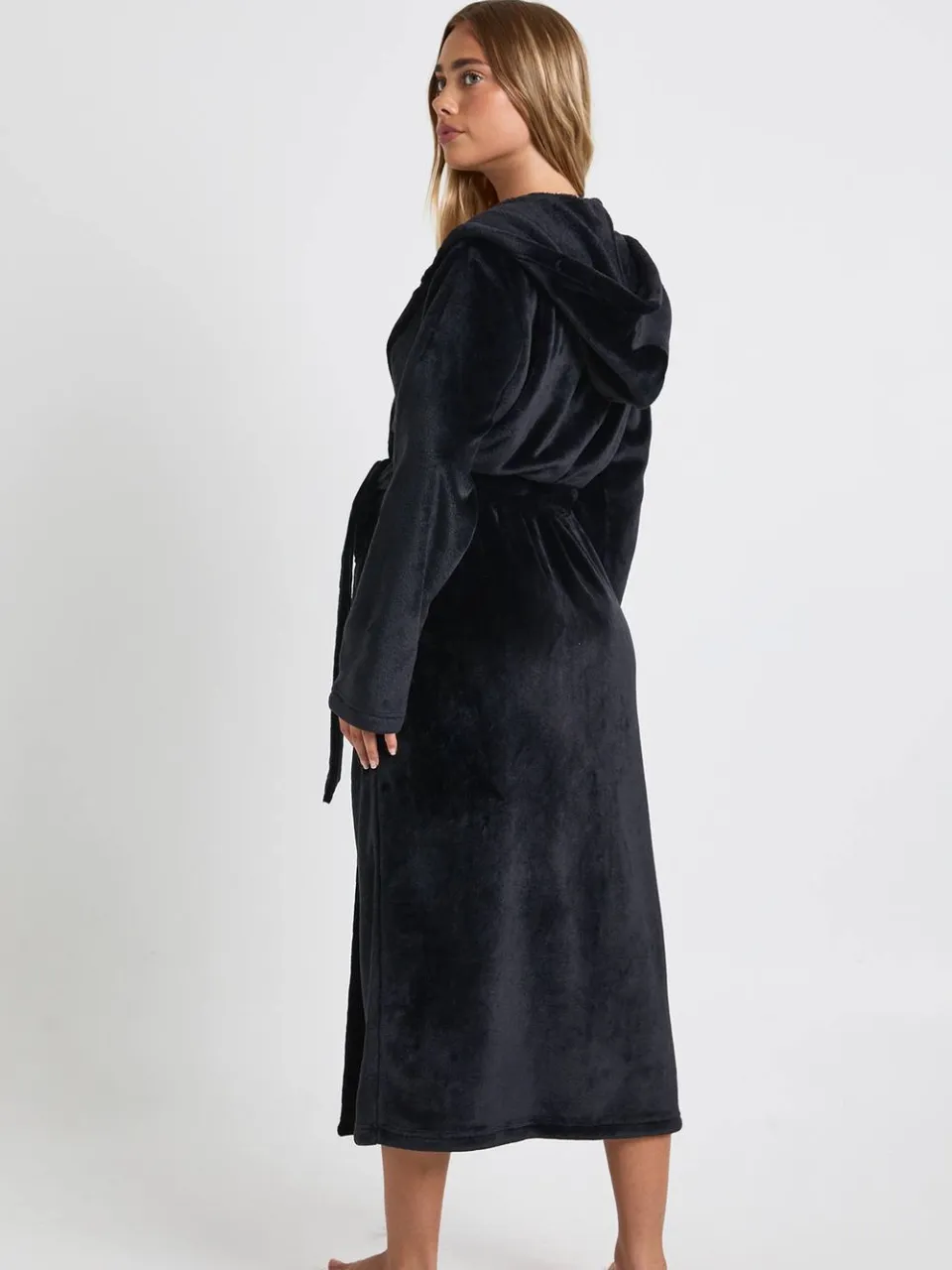boohoo Dames Maxi Fleece Badjas met Capuchon zwart, foto 2