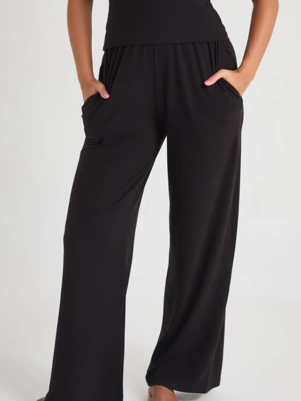 boohoo Dames Modal Hemd & Wijde Pijpen Broek Pyjama Set zwart, foto 4
