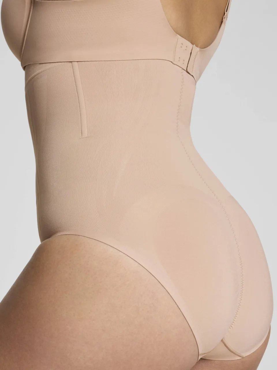 Spanx SPANXsculpt™ GoFigure seamless sterk corrigerende slip High Waist lichtbeige, foto 4