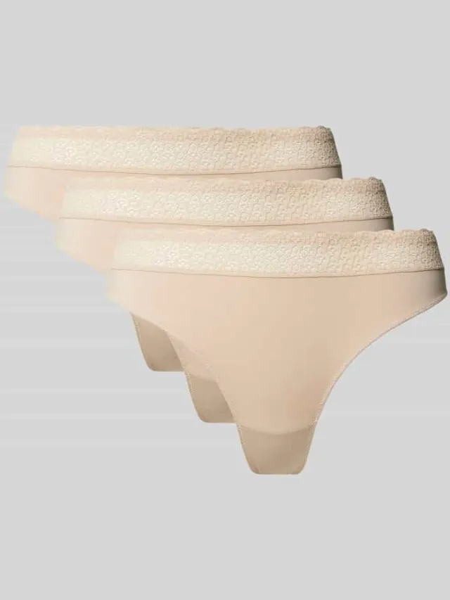 Triumph String met kantgarnering Beige