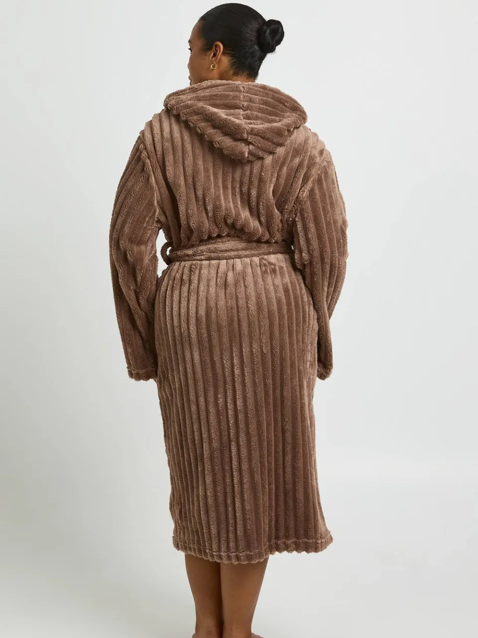 boohoo Dames Plus Geribbelde Fleece Lange Badjas Met Capuchon mokka, foto 3
