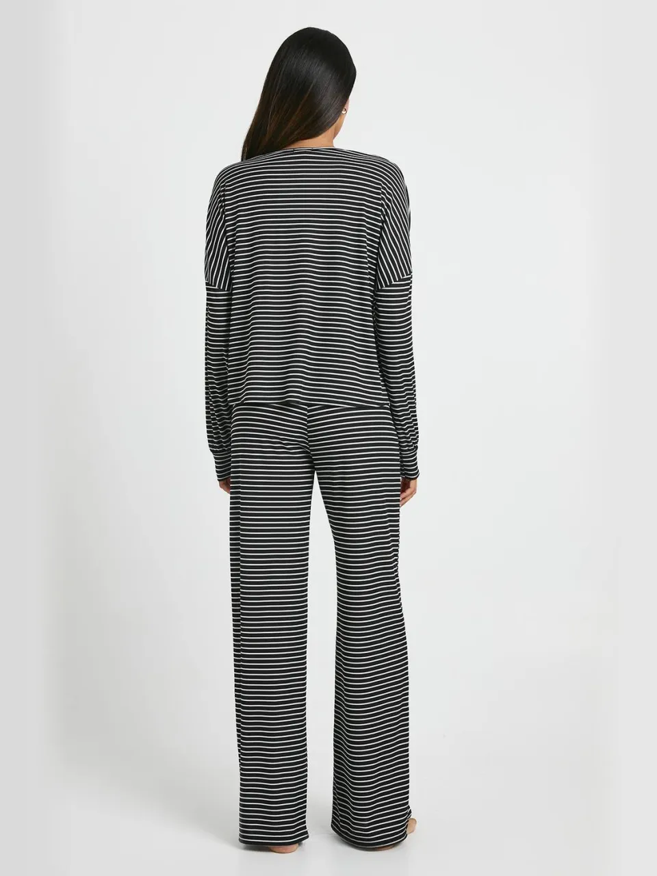 boohoo Dames Zwangerschapsloungewear gestreepte top met lange mouwen & broek pyjamaset zwart, foto 2