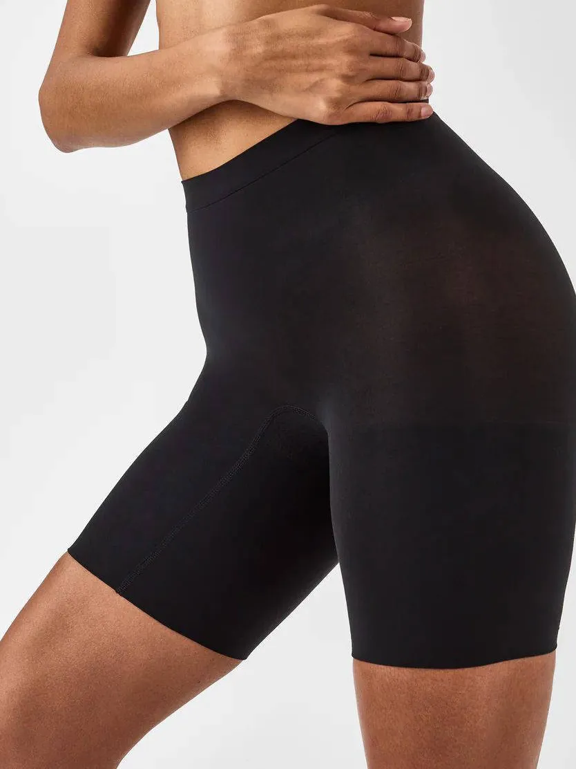 SPANX SPANXsculpt™ Seamless Power seamless sterk corrigerende short zwart, foto 5