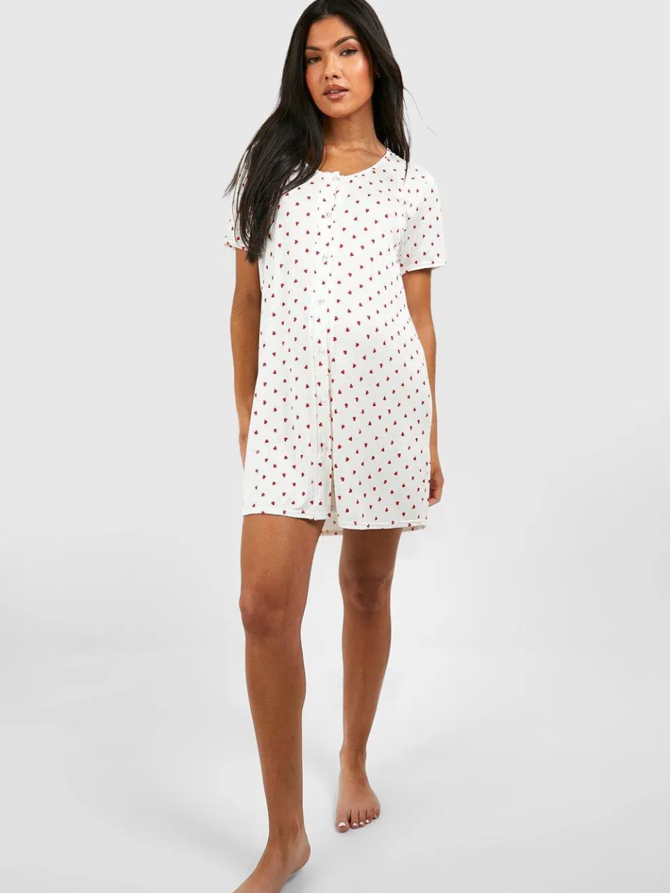 boohoo Dames Zwangerschapsnachtjurk met knoopsluiting en hartprint crème, foto 3