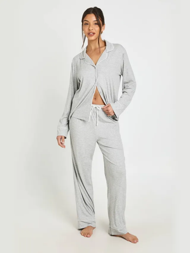 boohoo Dames Zachte Geribbelde Pyjama Set Met Paspeldetail, Shirt Met Lange Mouwen & Broek Grijze Mergel