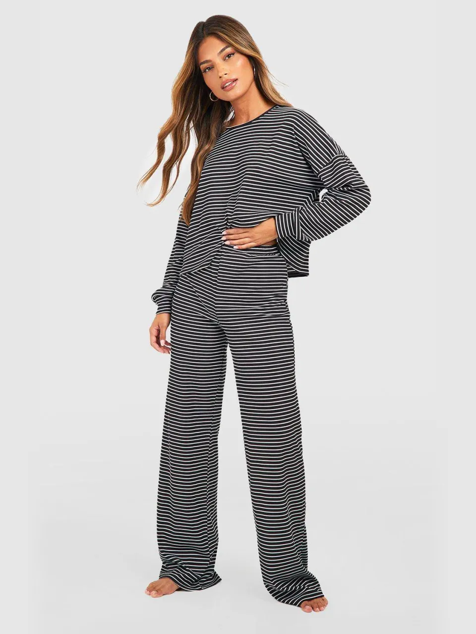 boohoo Dames Loungewear Gestreepte Lange Mouw Top & Broek Pyjamaset zwart, foto 3