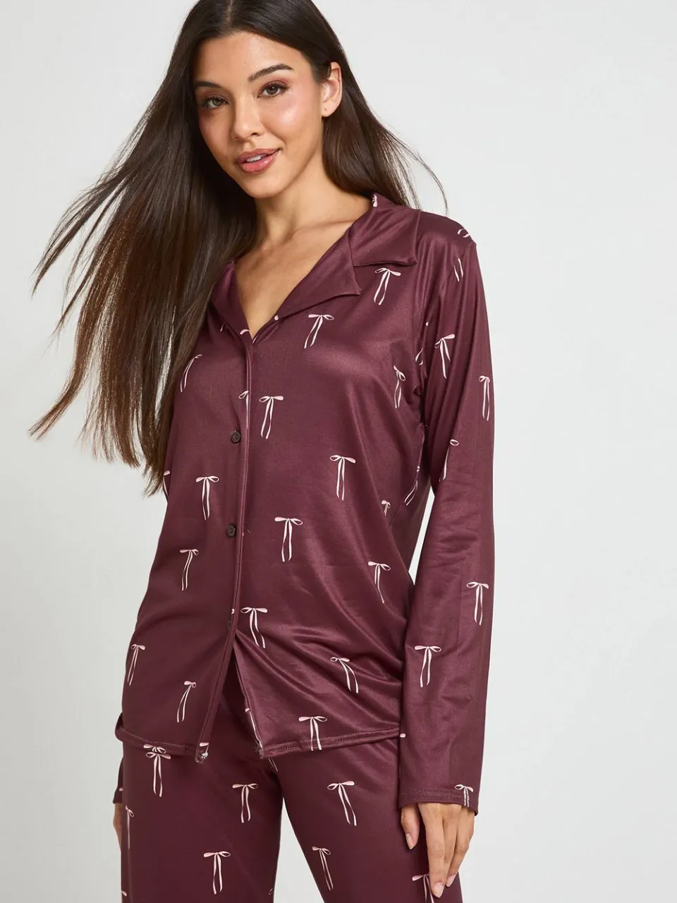 boohoo Dames Pyjamaset Met Strikjesprint En Lange Mouwen & Broek chocoladebruin, foto 4