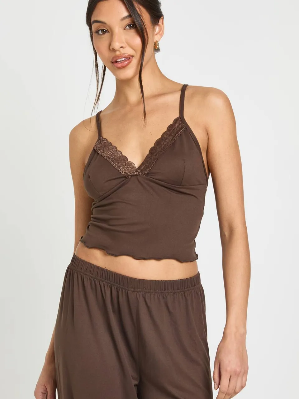 boohoo Dames Jersey Pyjama Set Met Kanten Rand Cami & Broek chocoladebruin, foto 4