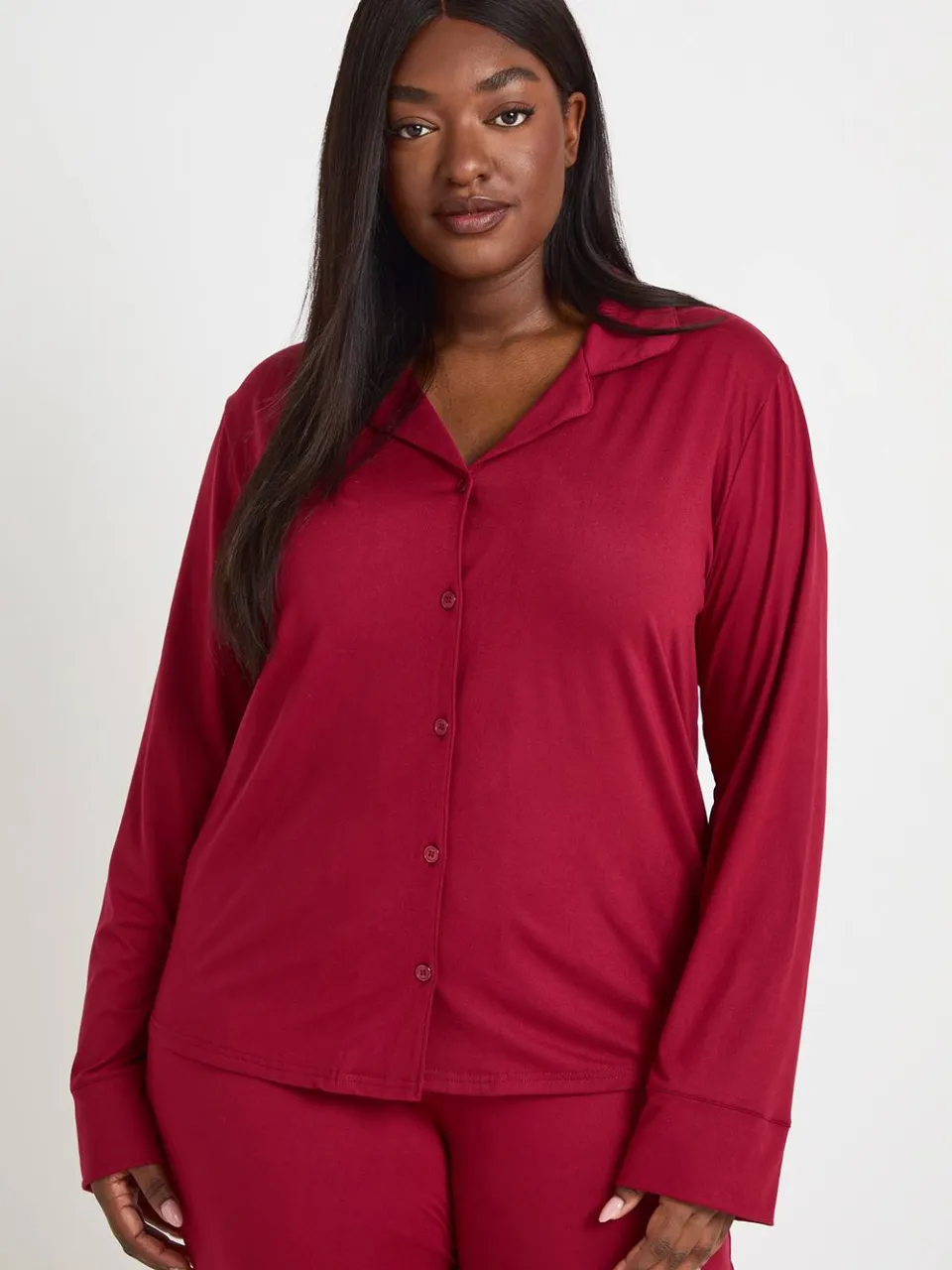 boohoo Dames Plus Zacht Aanvoelende Pyjamaset Met Knoopsluiting Shirt En Broek bordeaux rood, foto 3