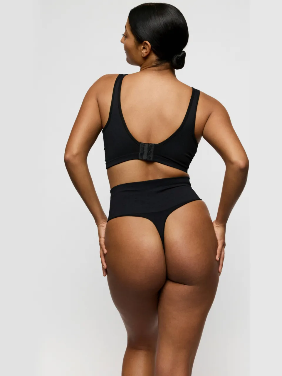 PrimaDonna medium corrigerende string Nudda zwart, foto 4
