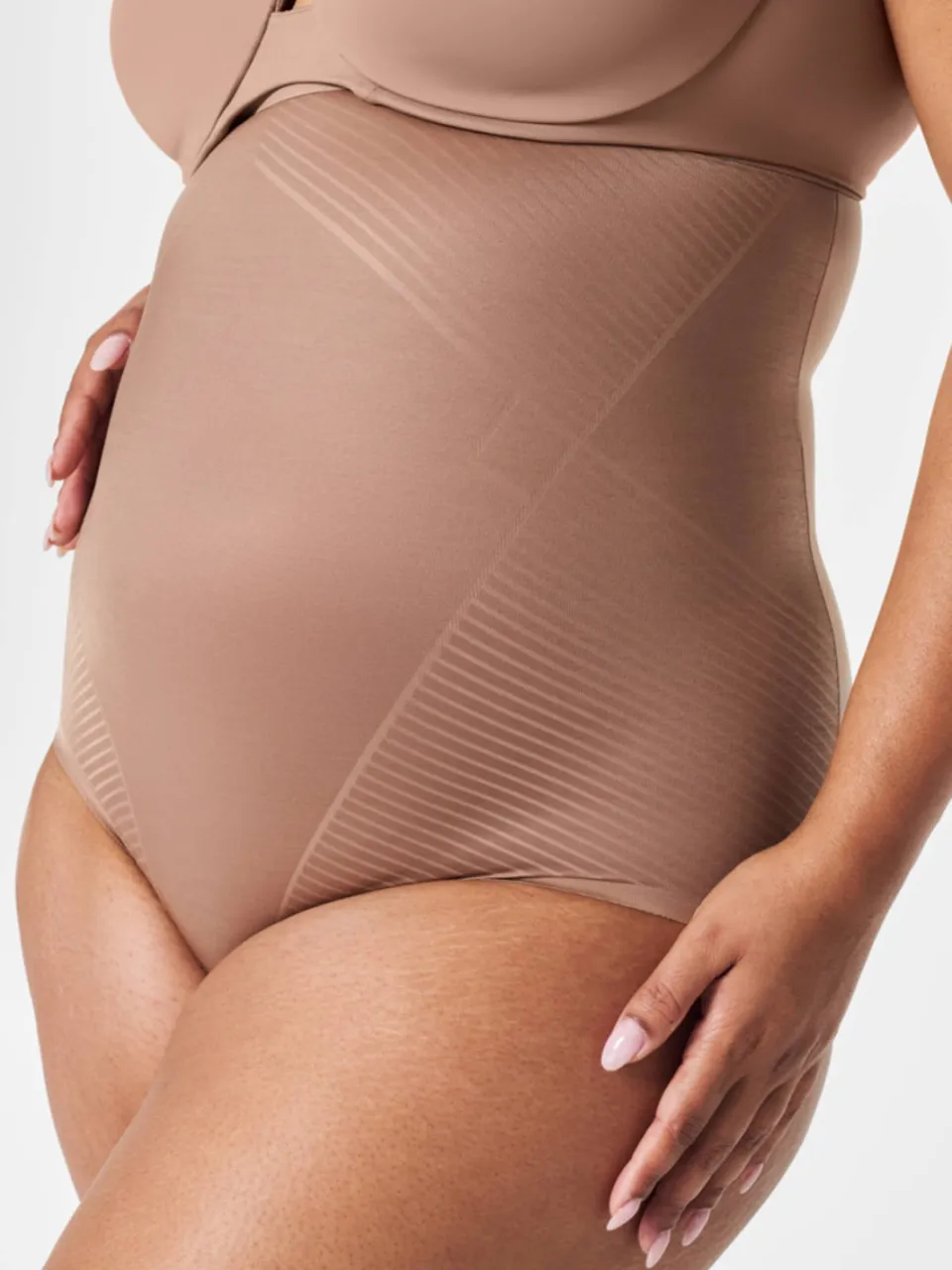 SPANX SPANXshape™ Invisible high waist medium corrigerende slip donkerbeige, foto 7