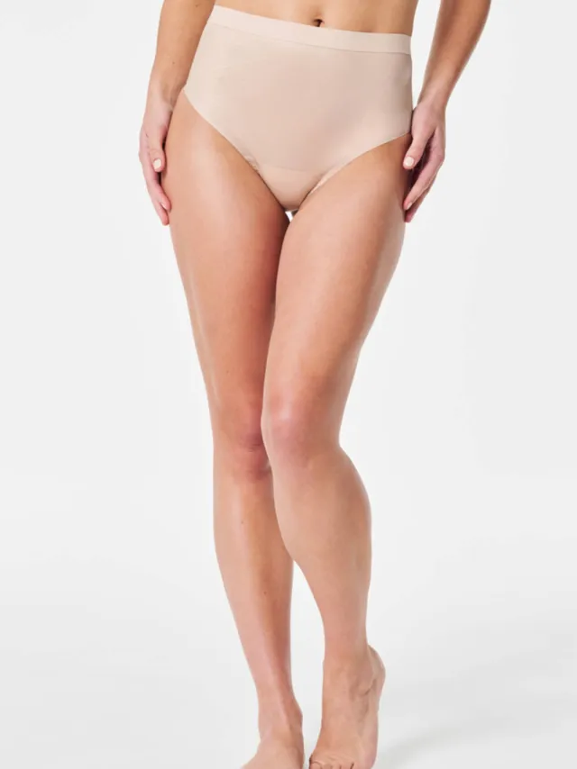 SPANX SPANXshape™ Invisible medium corrigerende string beige, foto 4
