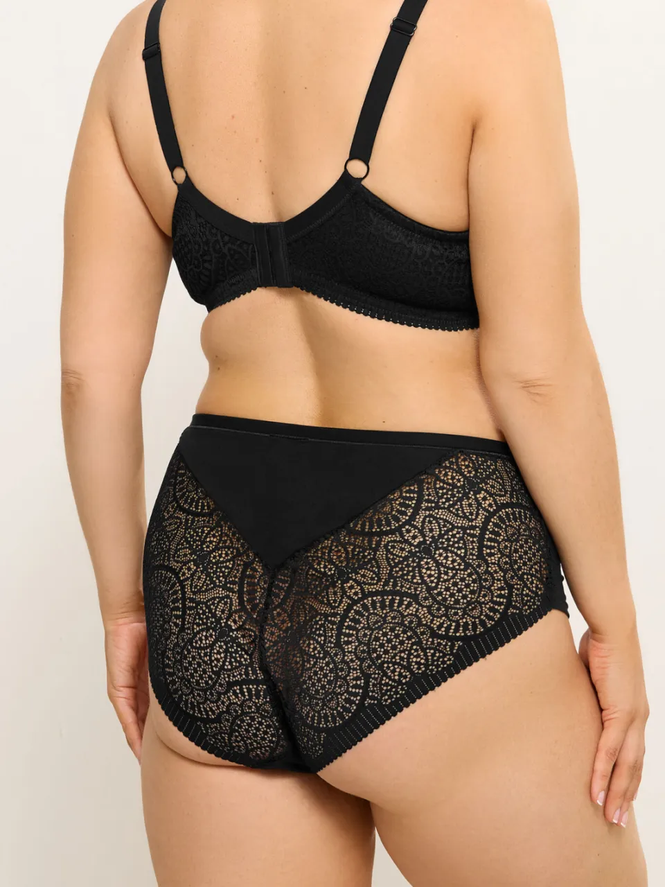 Yours Zwarte Shorts Met Bloemenkant-60, foto 4