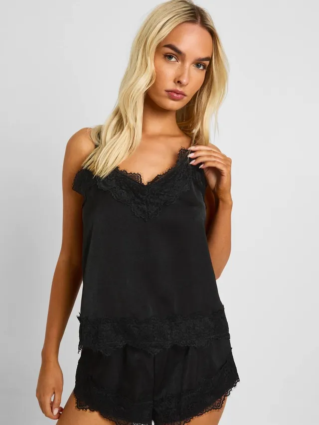 boohoo Dames Wimperkant Cami & Shorts Pyjamaset Zwart