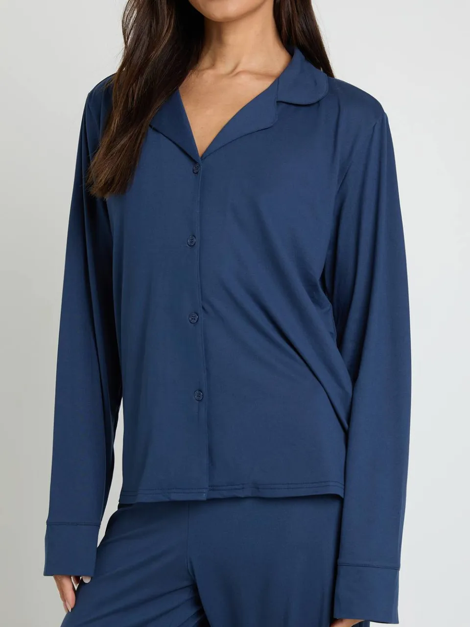 boohoo Dames Lange Pyjama Set Met Zacht Aanvoelend Shirt Met Knoopsluiting En Broek marineblauw, foto 3