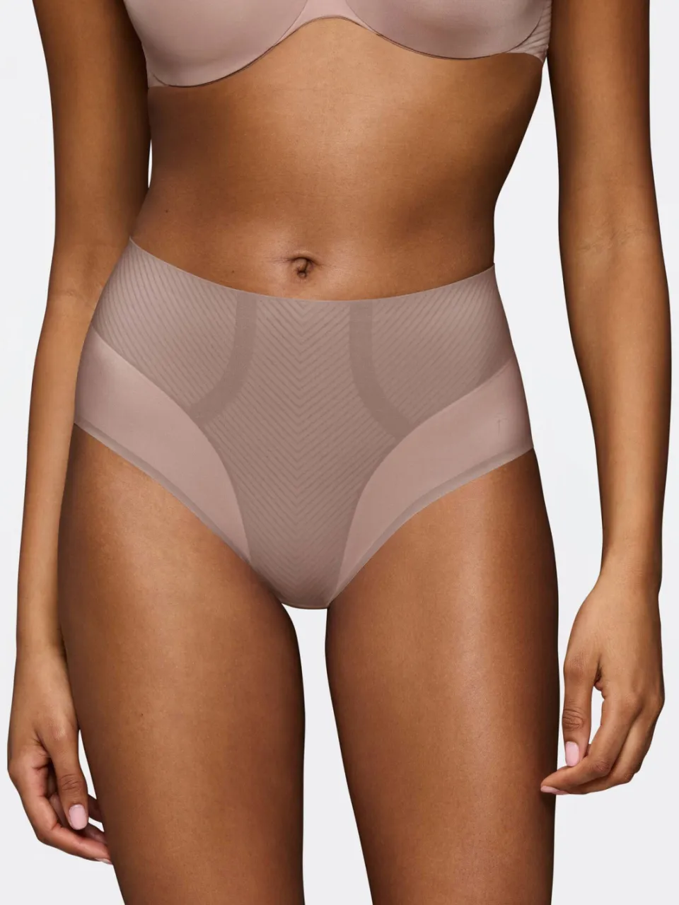 Triumph corrigerende maxislip Body Make-Up Illusion Curve lichtbruin, foto 3