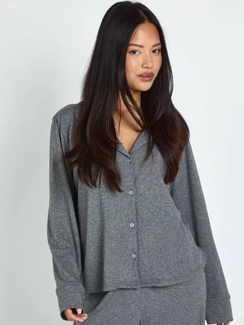 boohoo Dames Petite Zachte Aanraking Doorknoop Shirt En Broek Pyjama Set grijze mergel, foto 3