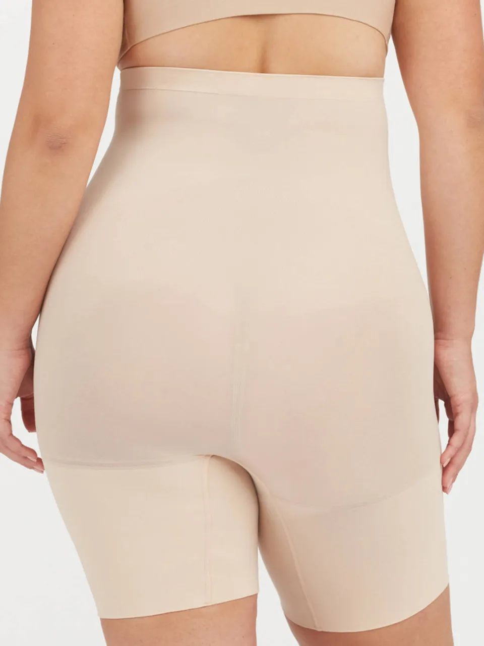 SPANX SPANXsculpt™ Seamless Power seamless high waist sterk corrigerende short lichtbeige, foto 5